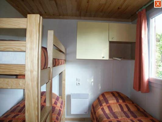 Camping Les Lacs De Courtes Hotell Estang Exteriör bild