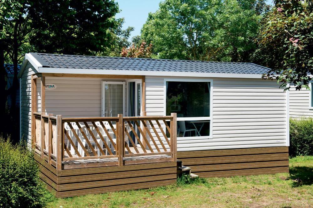 Camping Les Lacs De Courtes Hotell Estang Exteriör bild